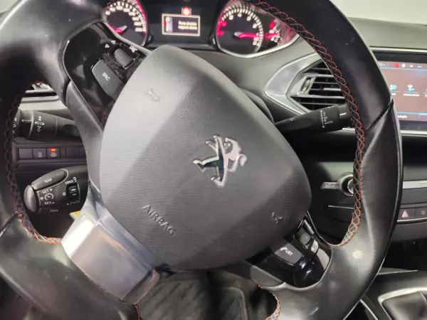 Peugeot 308 1.2 PureTech GT Pack 33