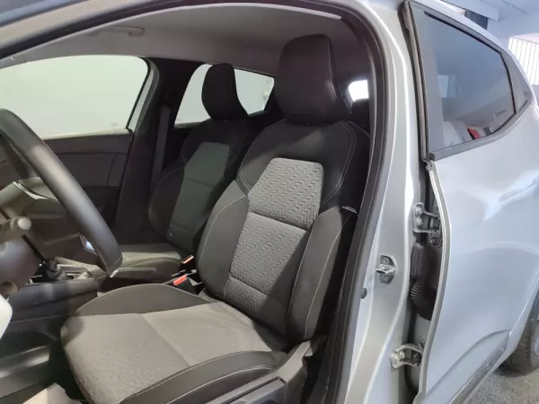 Renault Clio 1.0 TCe Limited Bi-Fuel 12