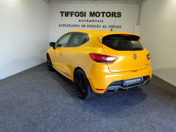 Renault Clio TCe 200 EDC Sport R.S. 8