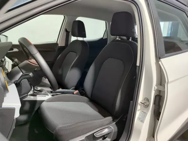 SEAT Arona 1.0 TSI Wave Plus DSG 13