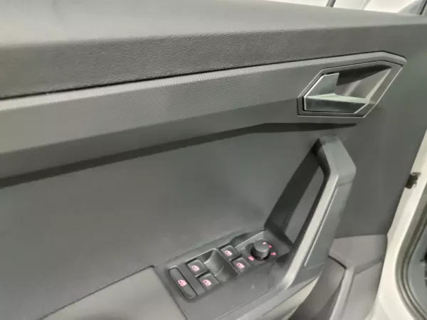 SEAT Arona 1.0 TSI Wave Plus DSG 37