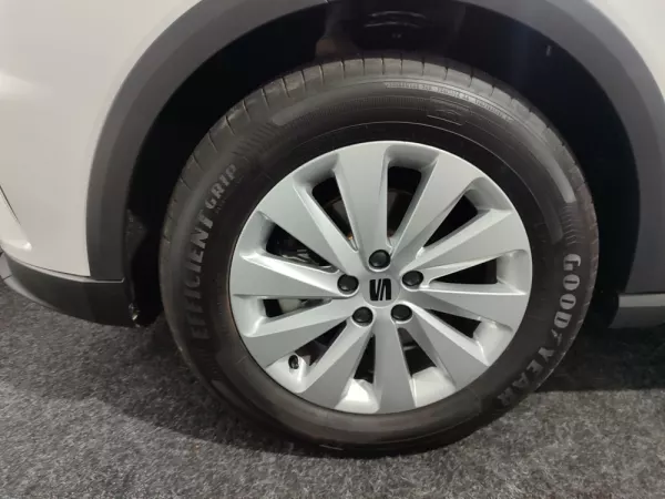 SEAT Arona 1.0 TSI Wave Plus DSG 38