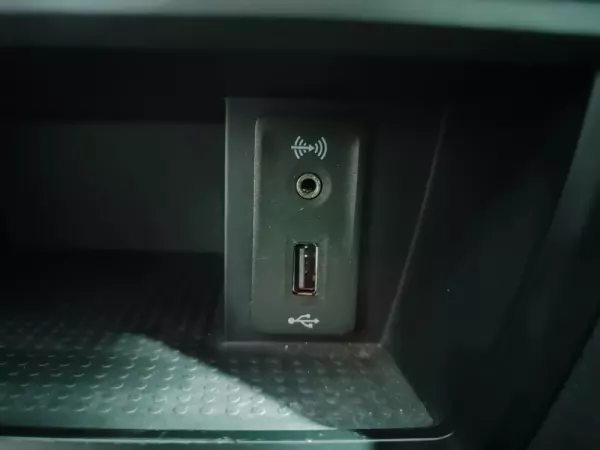 SEAT Leon ST 2.0 TDI FR DSG S/S 33