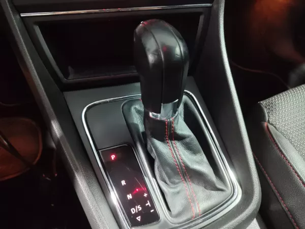 SEAT Leon ST 2.0 TDI FR DSG S/S 35