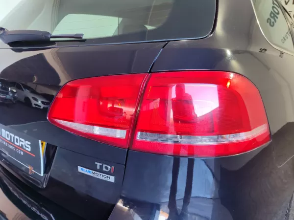 Volkswagen Passat Variant 1.6 TDI Confortline BlueMotion 9