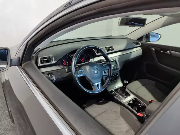 Volkswagen Passat Variant 1.6 TDI Confortline BlueMotion 11