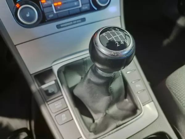 Volkswagen Passat Variant 1.6 TDI Confortline BlueMotion 23