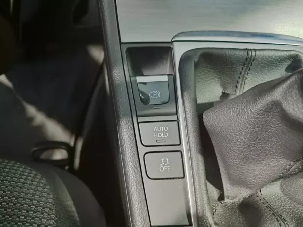 Volkswagen Passat Variant 1.6 TDI Confortline BlueMotion 24