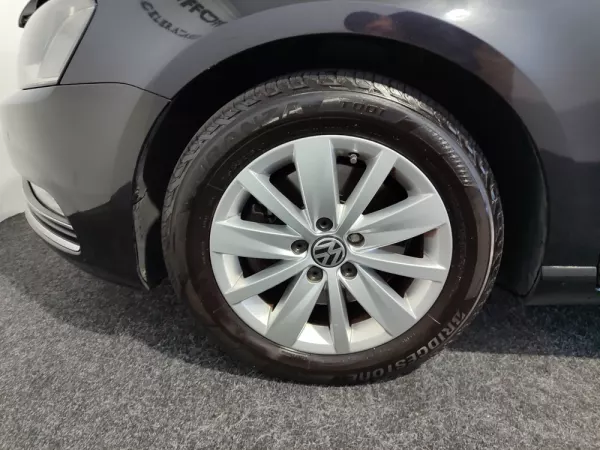 Volkswagen Passat Variant 1.6 TDI Confortline BlueMotion 33