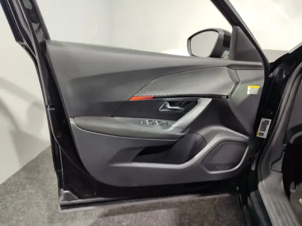 Peugeot e-2008 50 kWh Active Pack 34