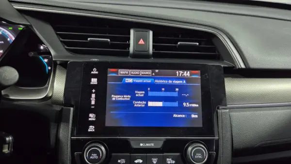 Honda Civic 1.0 i-VTEC Elegance Navi CVT 26