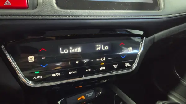 Honda HR-V 1.6 i-DTEC Elegance+Connect Navi 27