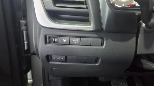 Nissan Qashqai 1.3 DIG-T N-Connecta LED Xtronic 36