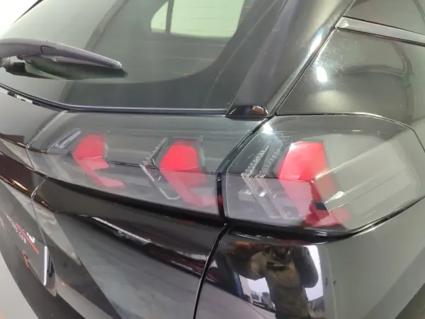 Peugeot e-2008 50 kWh Active Pack 9