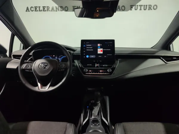 Toyota Corolla 1.8 Hybrid Exclusive 19