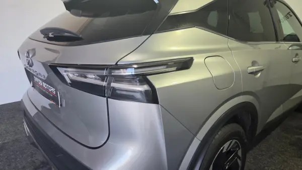 Nissan Qashqai 1.3 DIG-T N-Connecta LED Xtronic 9