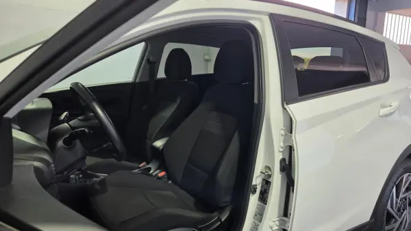 Hyundai Bayon 1.0 T-GDI 48V-Hybrid DCT Connect & Go 12