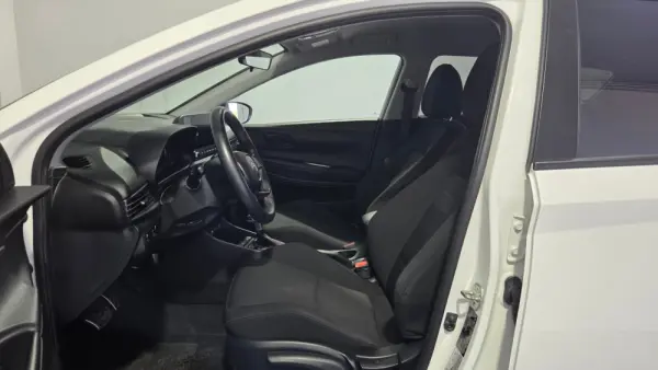Hyundai Bayon 1.0 T-GDI 48V-Hybrid DCT Connect & Go 13