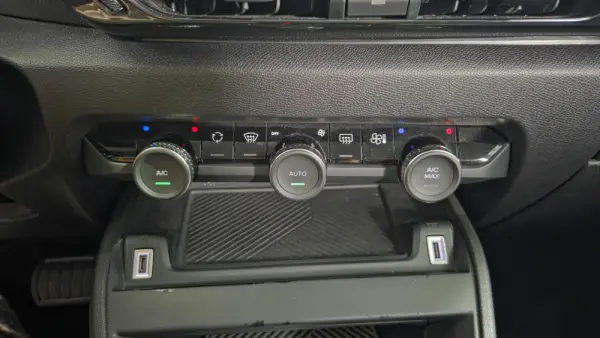 Citroen e-C4 50 kWh Shine Pack 30