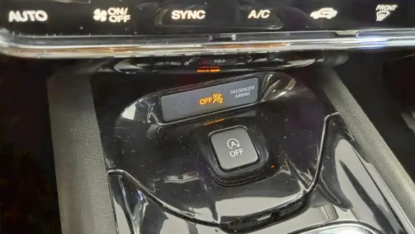 Honda HR-V 1.6 i-DTEC Elegance+Connect Navi 28