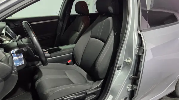 Honda Civic 1.0 i-VTEC Elegance Navi CVT 12