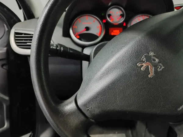 Peugeot 207 1.4 HDi Trendy 26