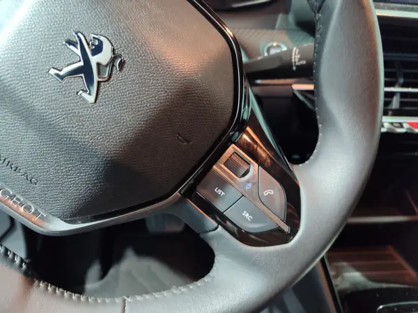 Peugeot e-2008 50 kWh Active Pack 32