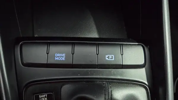 Hyundai Bayon 1.0 T-GDI 48V-Hybrid DCT Connect & Go 29
