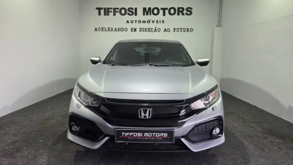 Honda Civic 1.0 i-VTEC Elegance Navi CVT 3