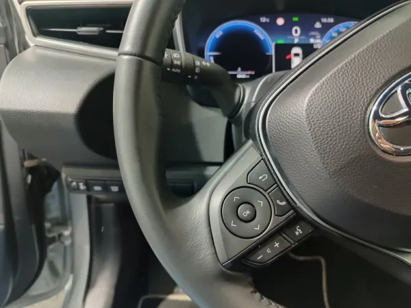 Toyota Corolla 1.8 Hybrid Exclusive 31
