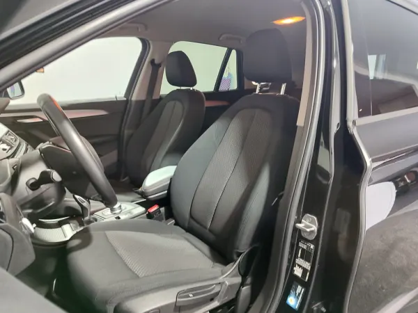 BMW X1 16 d sDrive Advantage Auto 12