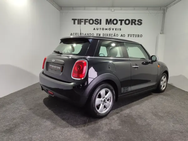 MINI 3 Portas One D 7