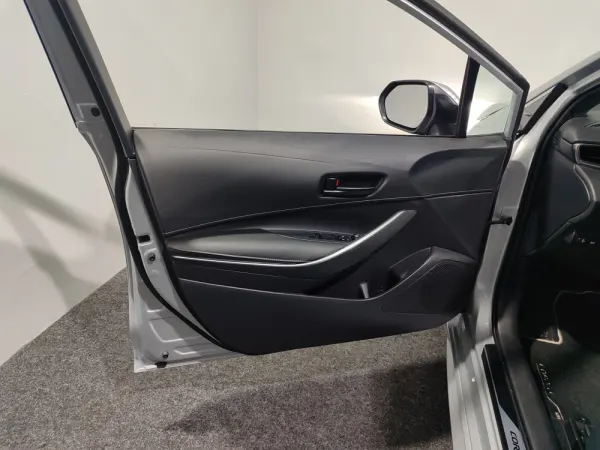 Toyota Corolla 1.8 Hybrid Exclusive 34