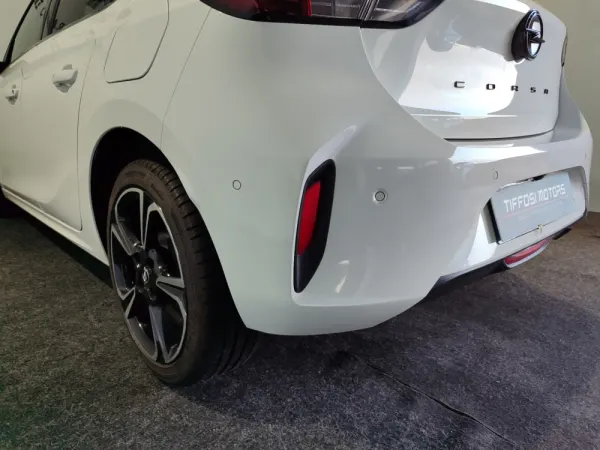 Opel Corsa 1.2 T GS 10