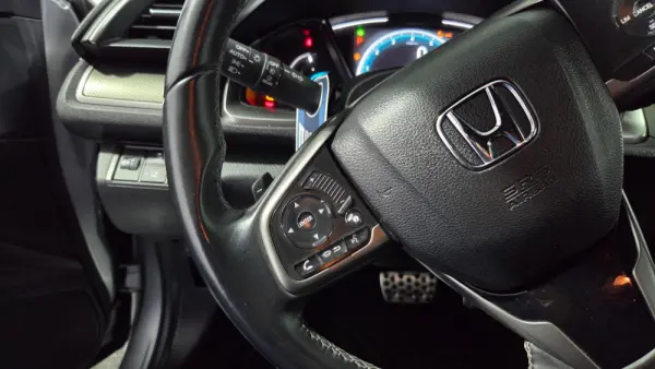 Honda Civic 1.0 i-VTEC Elegance Navi CVT 34