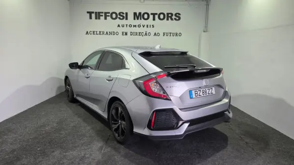 Honda Civic 1.0 i-VTEC Elegance Navi CVT 7