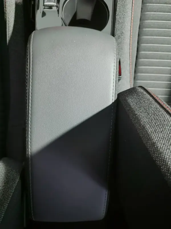 Peugeot e-2008 50 kWh Active Pack 31