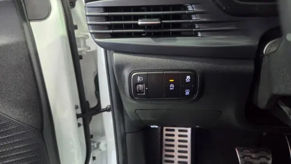 Hyundai Bayon 1.0 T-GDI 48V-Hybrid DCT Connect & Go 34