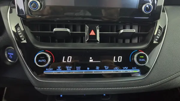 Toyota Corolla Touring Sports 1.8 Hybrid Exclusive 28