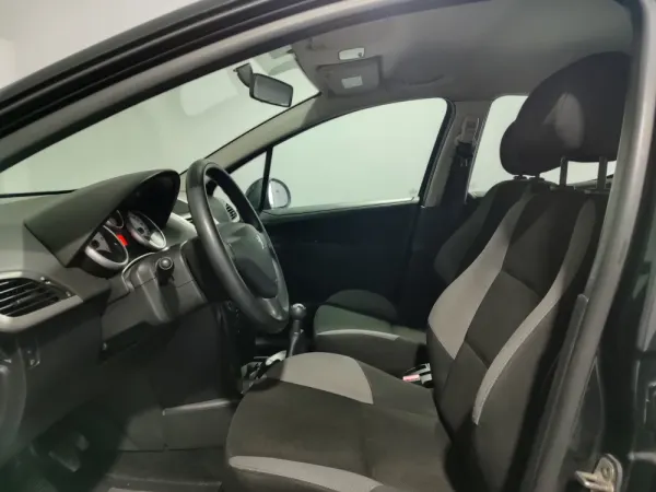 Peugeot 207 1.4 HDi Trendy 13