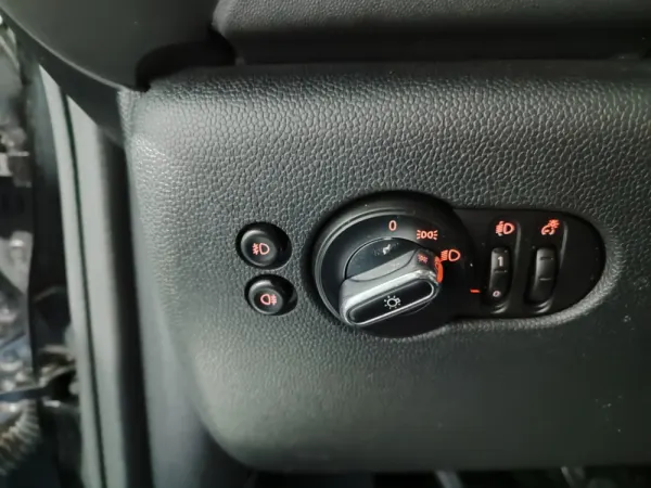 MINI 3 Portas One D 33