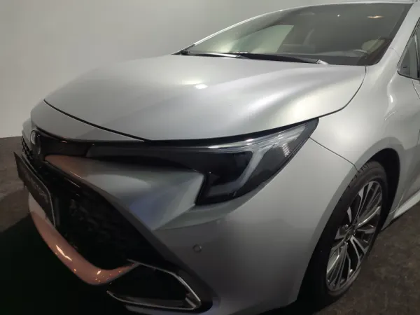 Toyota Corolla 1.8 Hybrid Exclusive 4