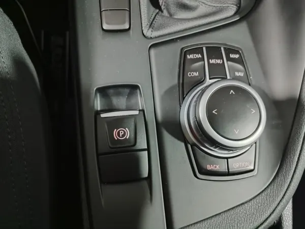 BMW X1 16 d sDrive Advantage Auto 33