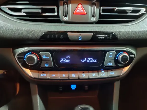 Hyundai i30 N 2.0 T-GDi Pack Performance 8DCT 28