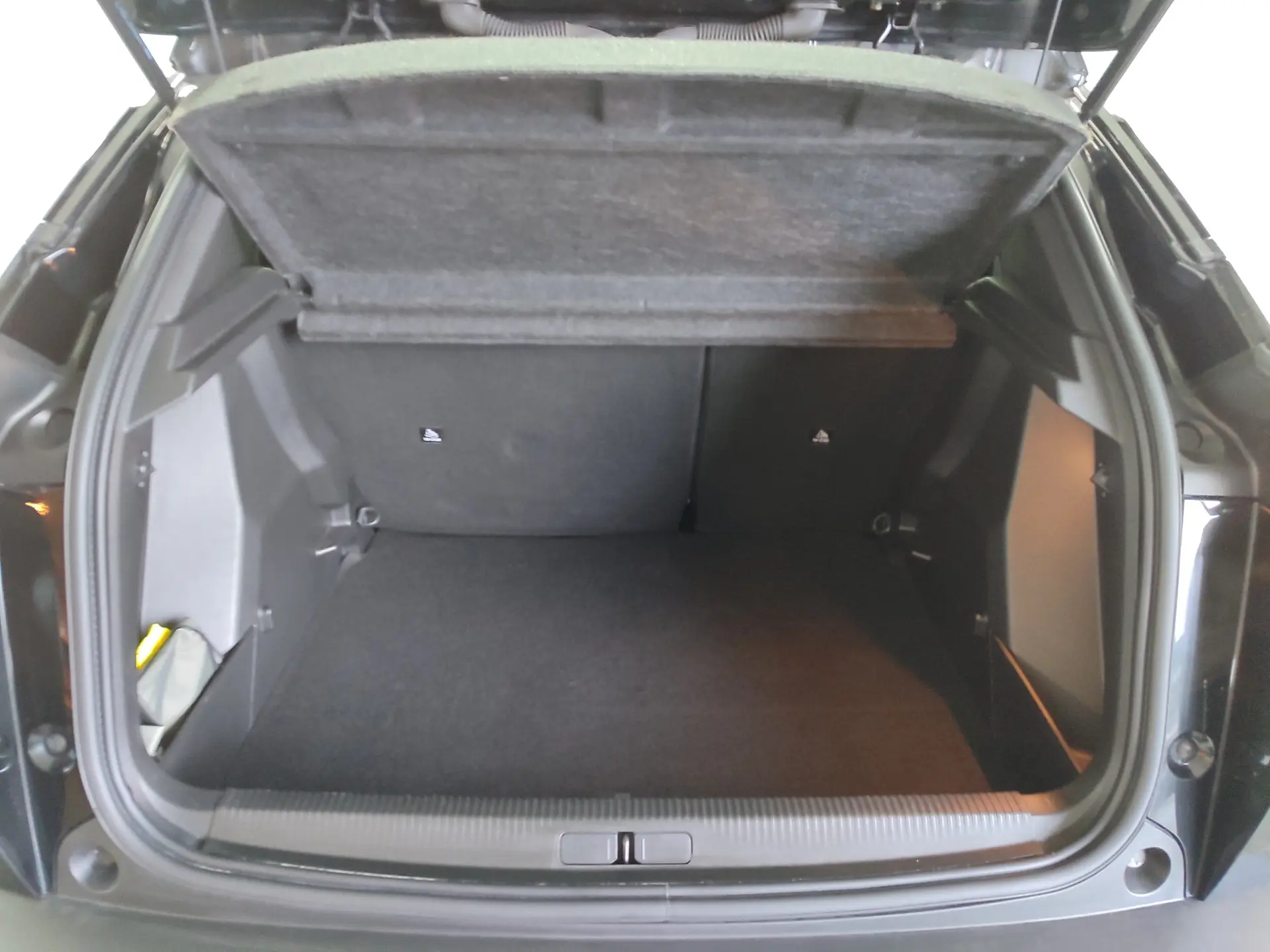 Peugeot e-2008 50 kWh Active Pack 39