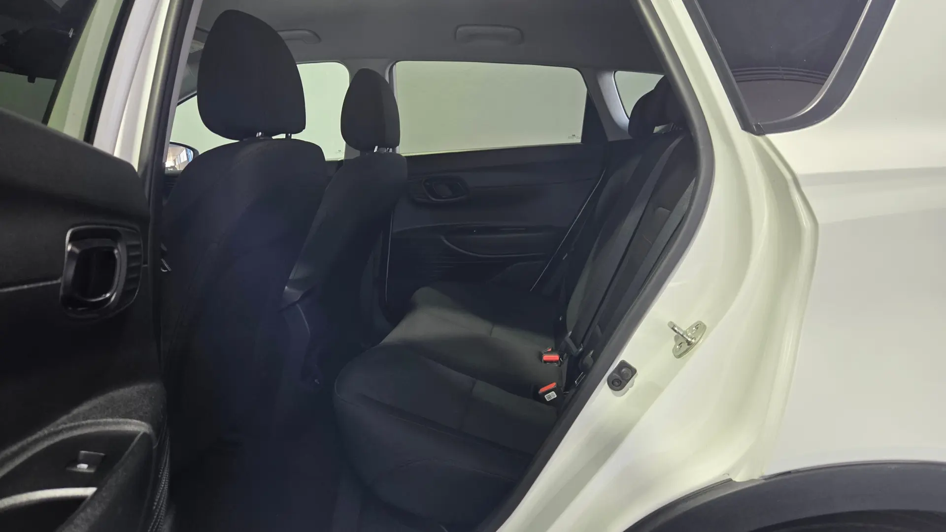 Hyundai Bayon 1.0 T-GDI 48V-Hybrid DCT Connect & Go 14