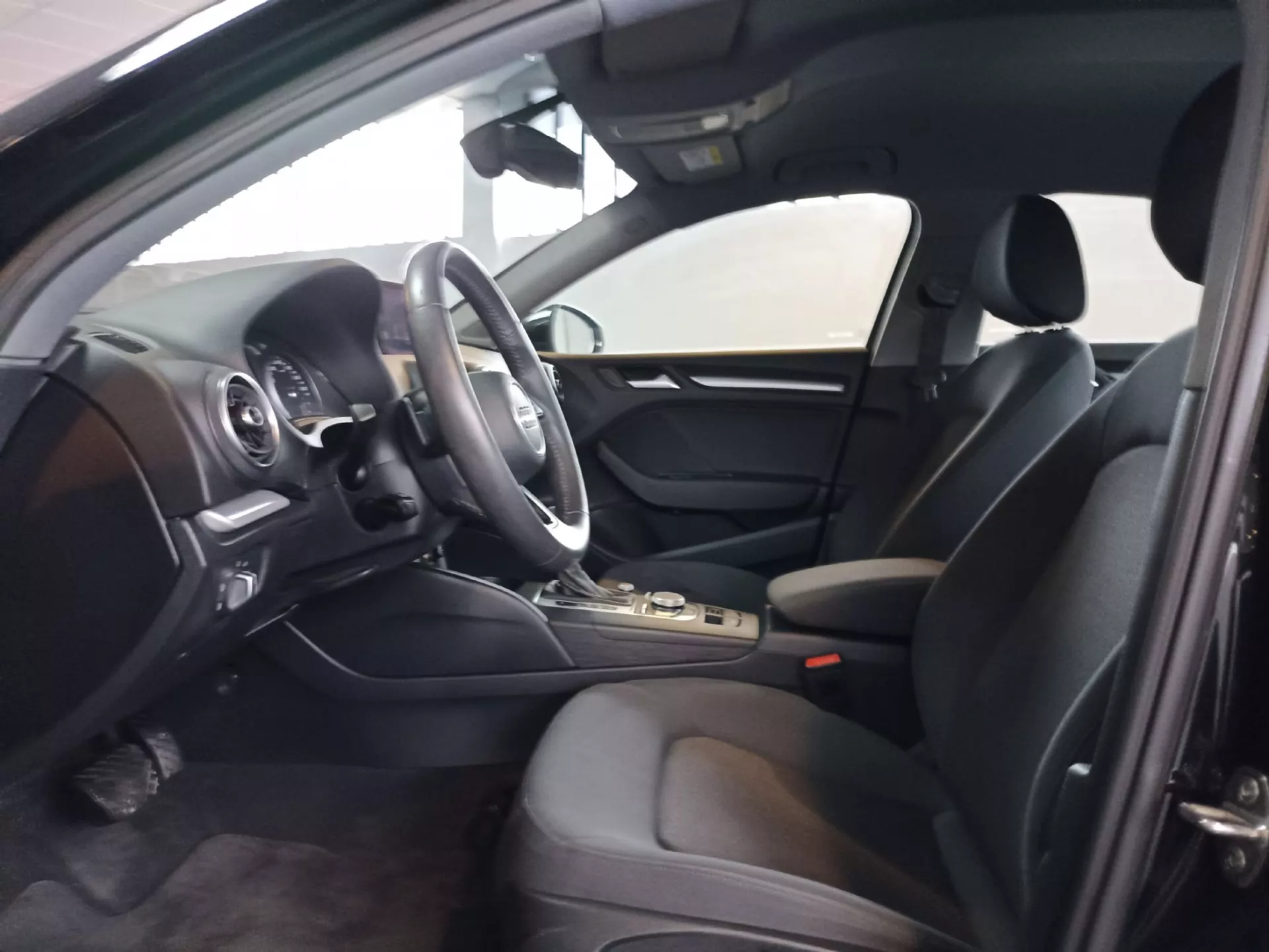 Audi A3 Limousine 30 TFSI Design S tronic 12