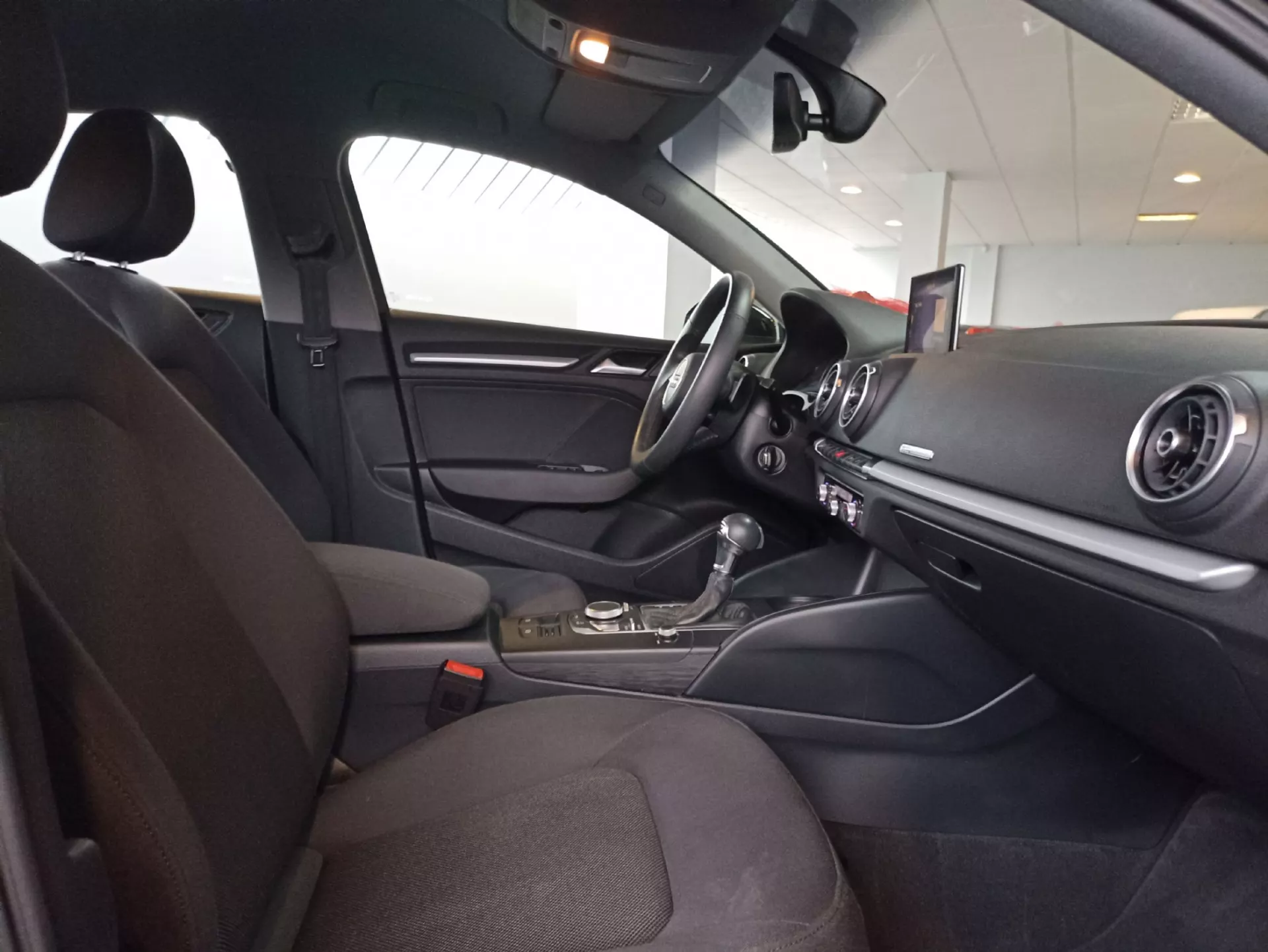 Audi A3 Limousine 30 TFSI Design S tronic 19