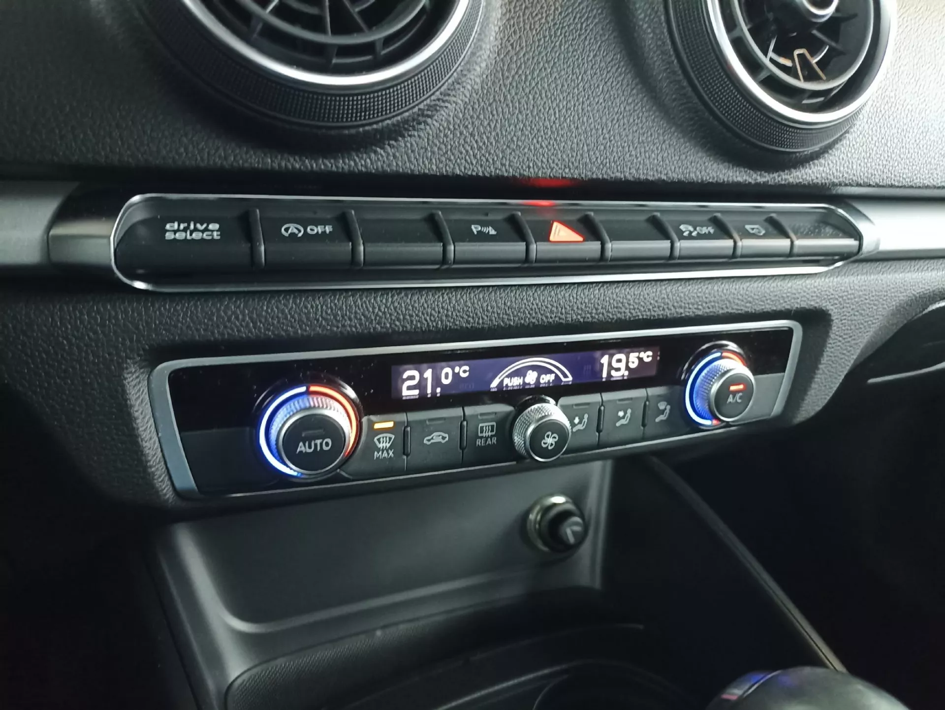 Audi A3 Limousine 30 TFSI Design S tronic 22