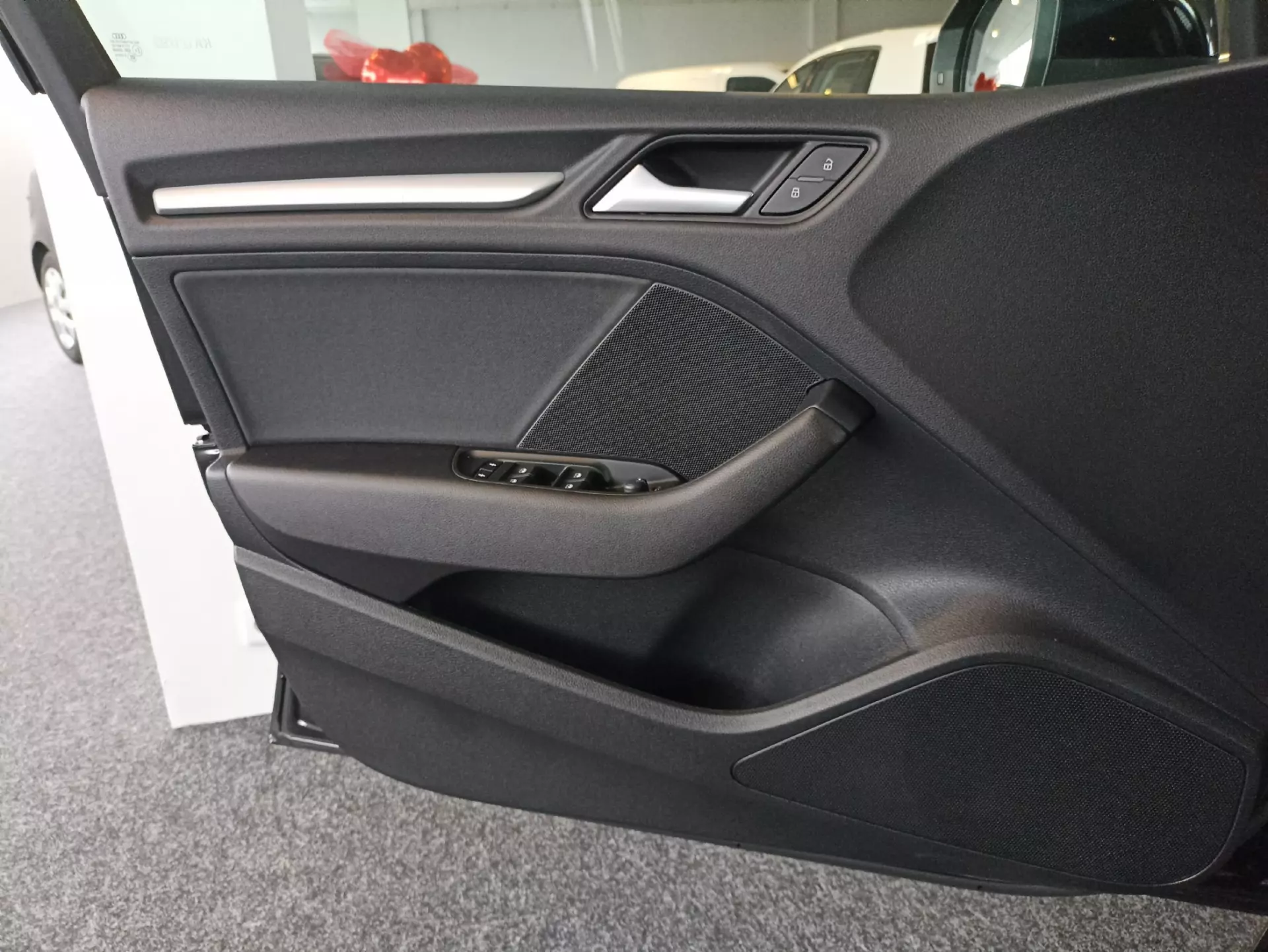 Audi A3 Limousine 30 TFSI Design S tronic 33